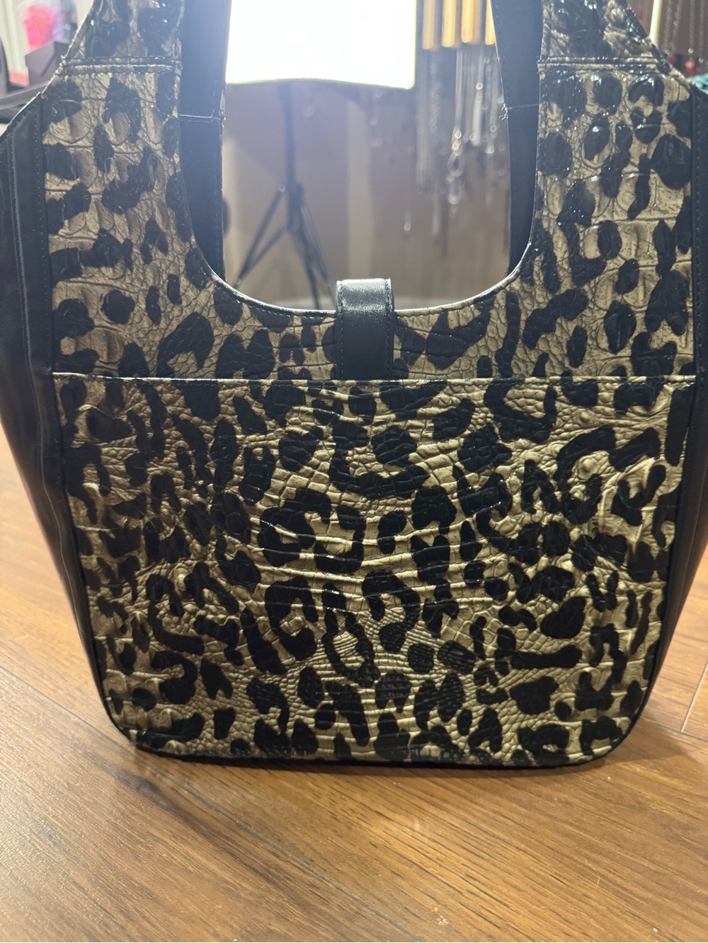 Rare Brahmin Carla Oversized Market Tote Snow Leopard Snowfall Leather HTF - Picture 9 of 9